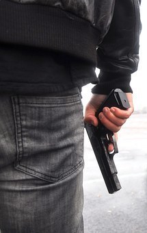 gun-523052__340.jpg